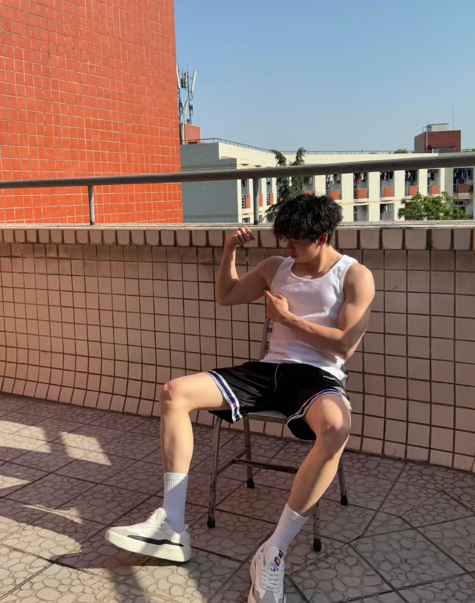 男男体育生(男男体育生室友笔趣阁)