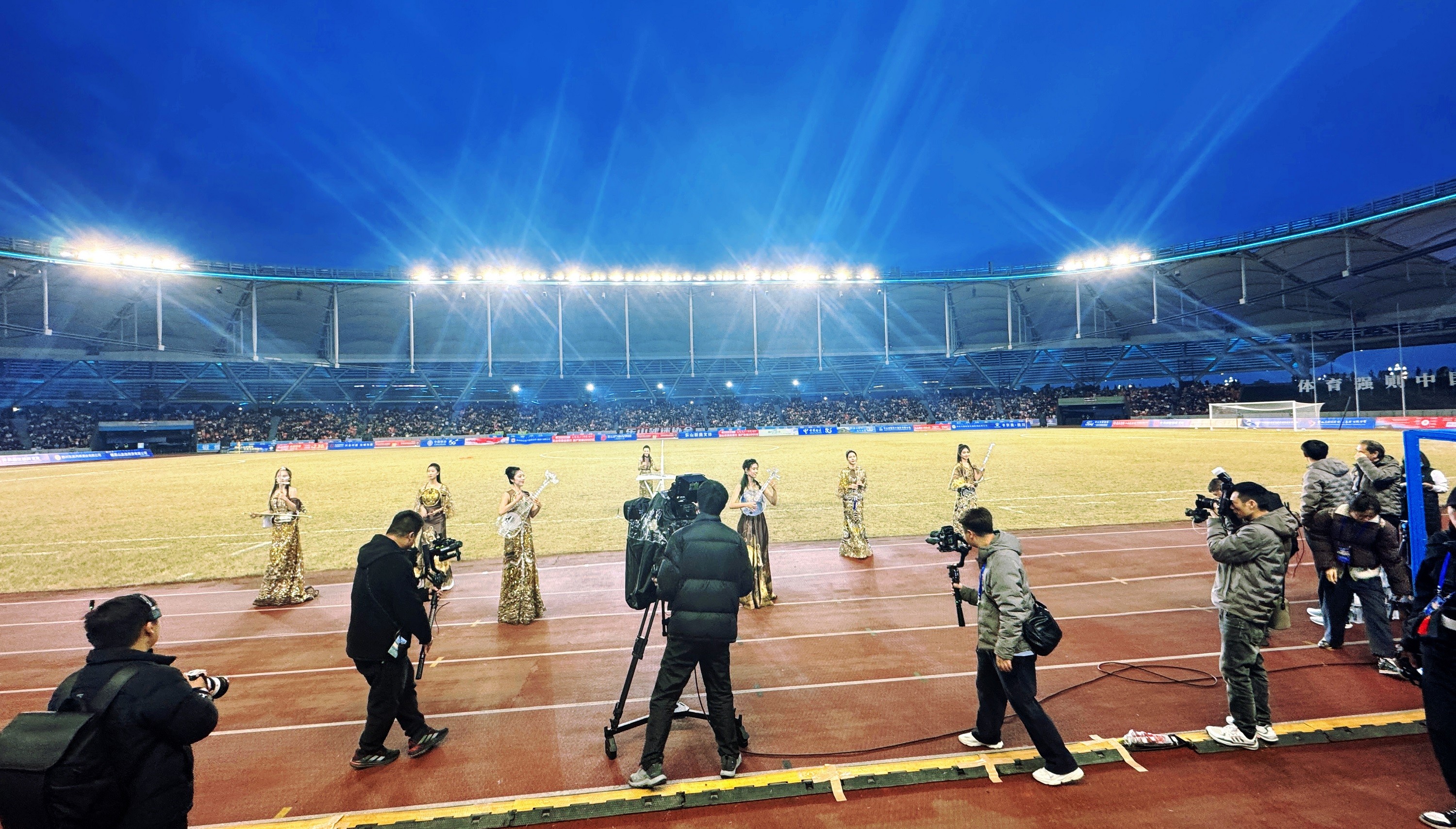 乐竞体育(乐竞体育更新版下载最新版最权威体育网cc)